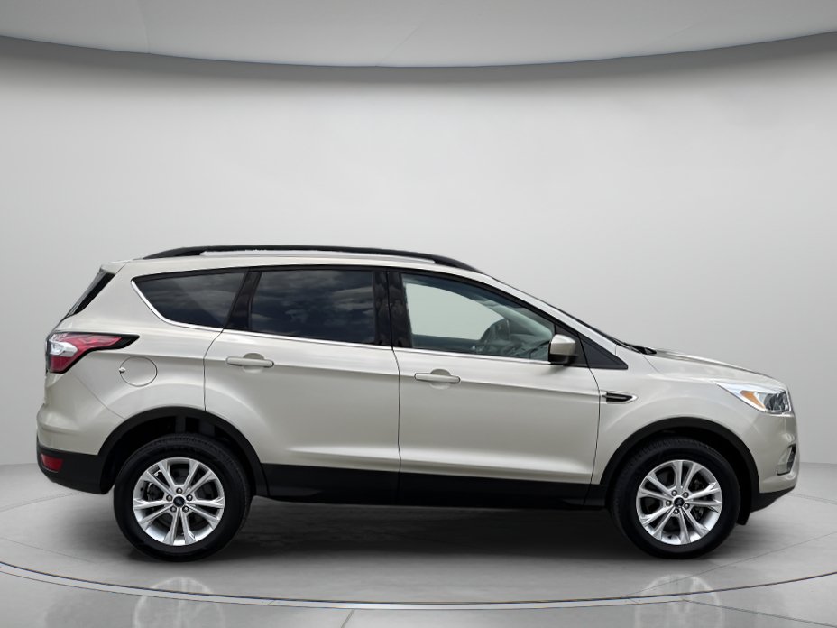 Used 2018 Ford Escape SE AWD/4WD image 2