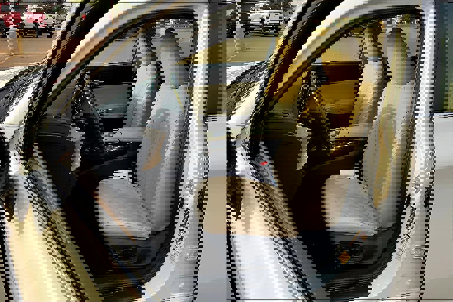 Used 2020 Toyota Avalon XLE image 7