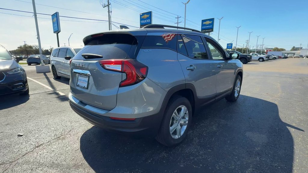 Used 2024 GMC Terrain SLE w/ Driver Convenience Package AWD/4WD image 8