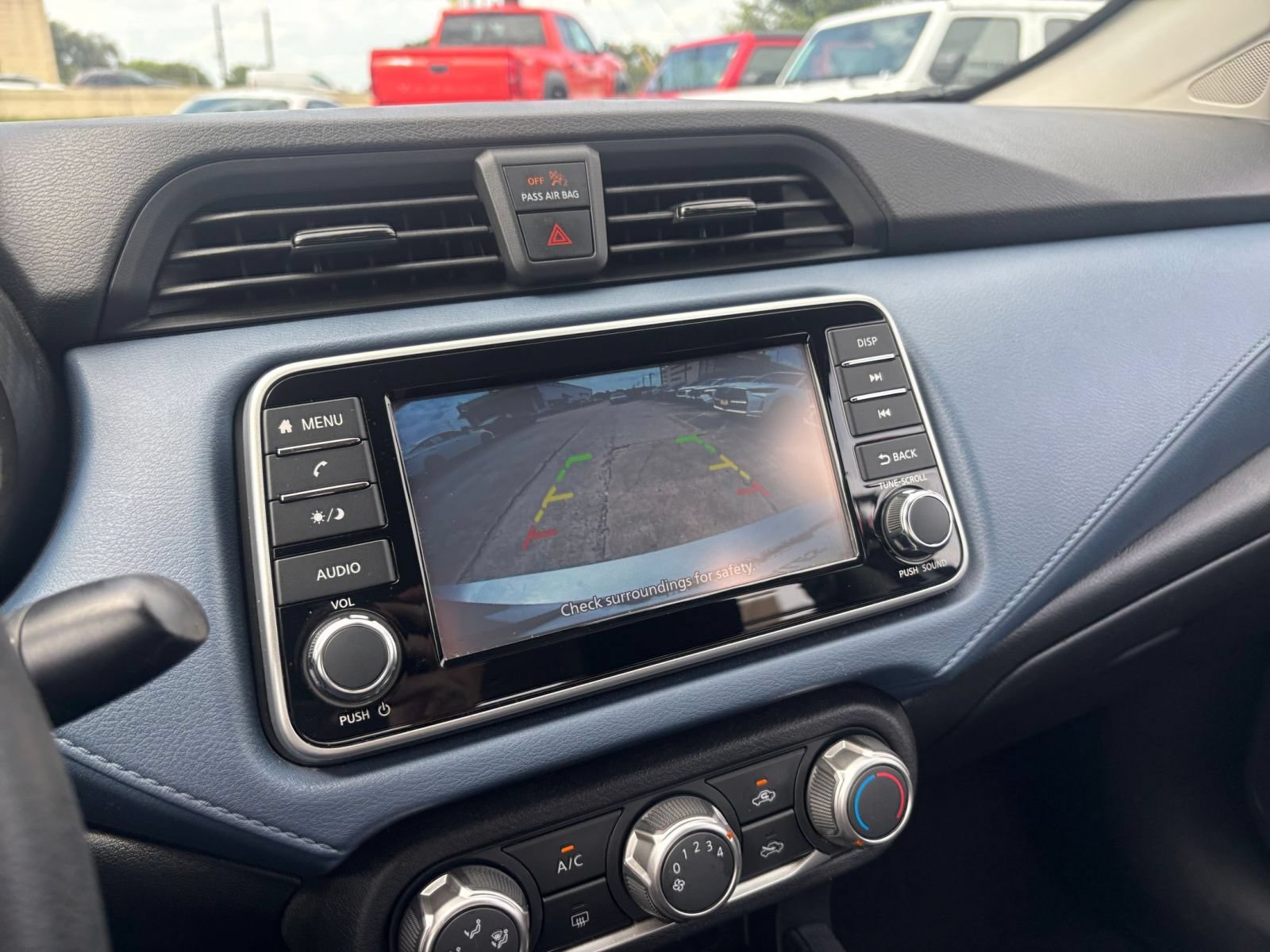 Used 2025 Nissan Versa SV FWD image 22