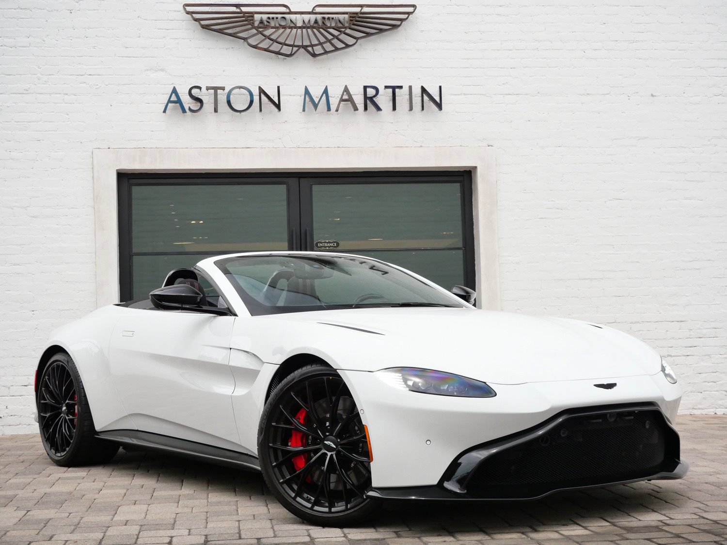 Used 2023 Aston Martin V8 Vantage Roadster RWD image 1