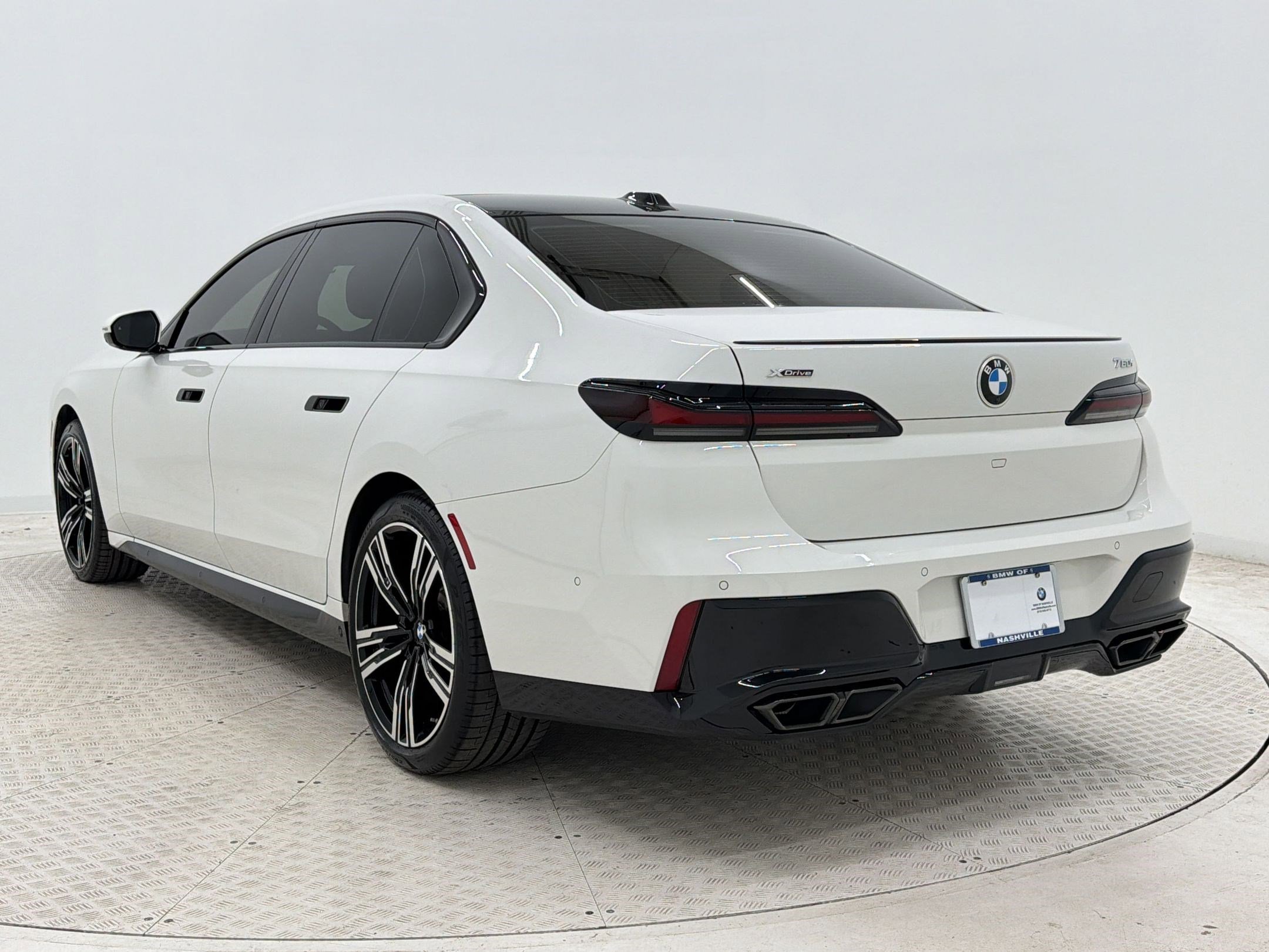 Certified 2023 BMW 760i xDrive w/ Executive Package image 3