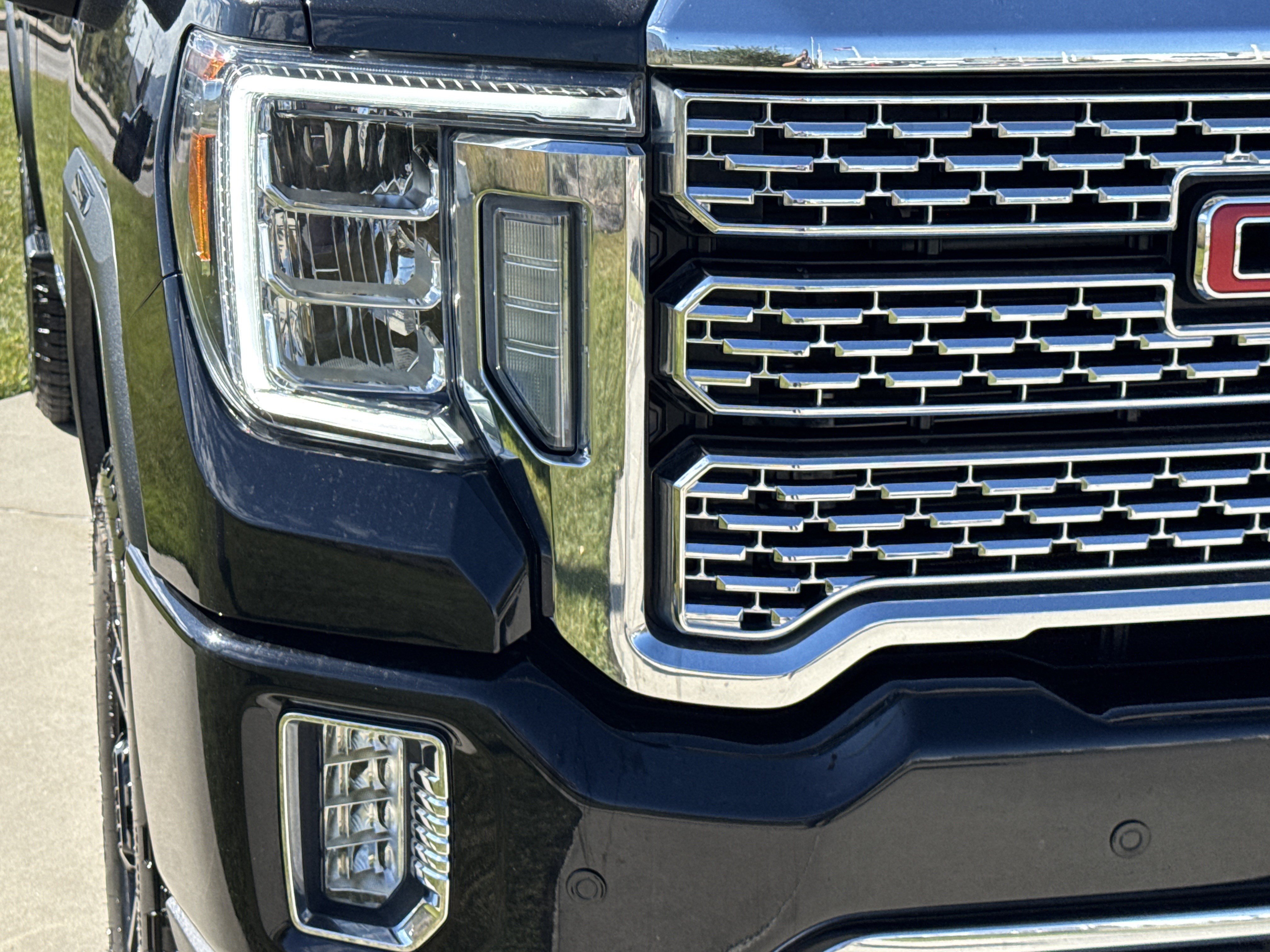 Used 2023 GMC Sierra 3500 Denali w/ Denali Black Diamond Edition AWD/4WD image 10