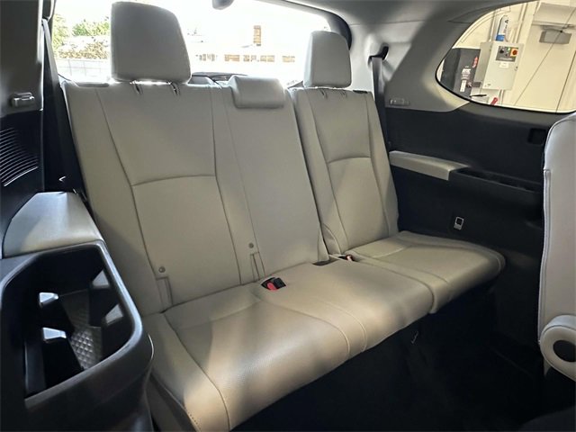 Used 2024 Toyota Grand Highlander AWD image 17