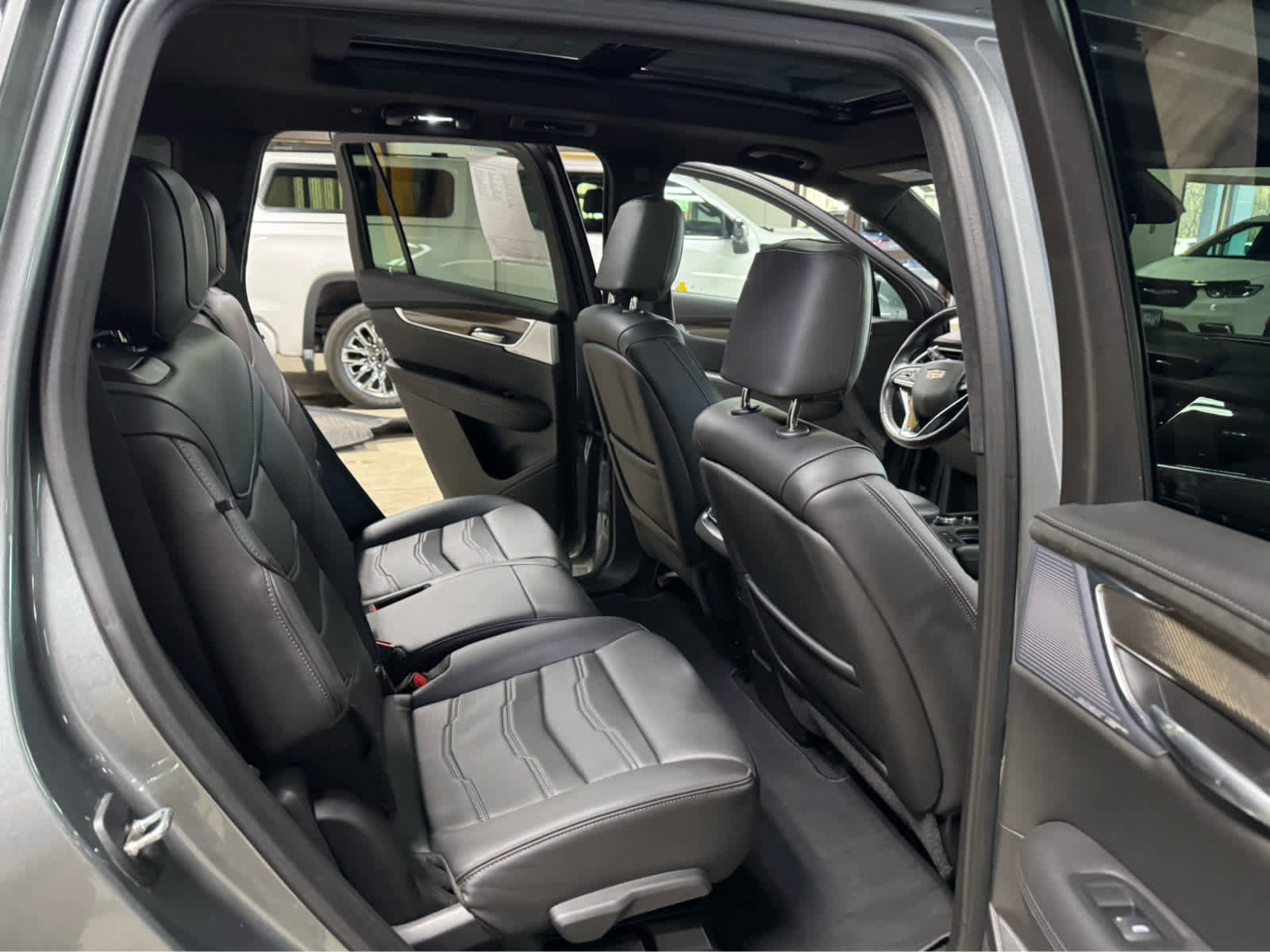 Used 2023 Cadillac XT6 Premium Luxury w/ Platinum Package image 12