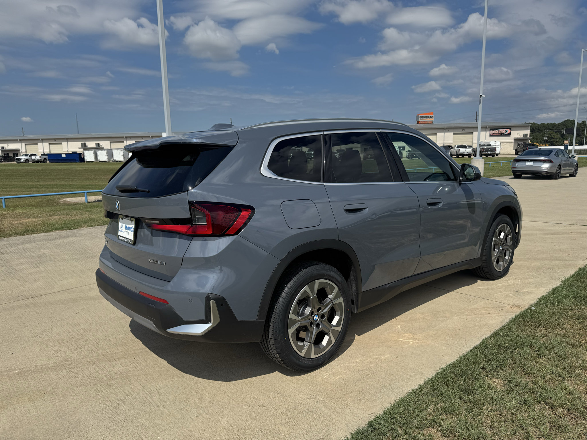 Used 2023 BMW X1 xDrive28i AWD/4WD image 8