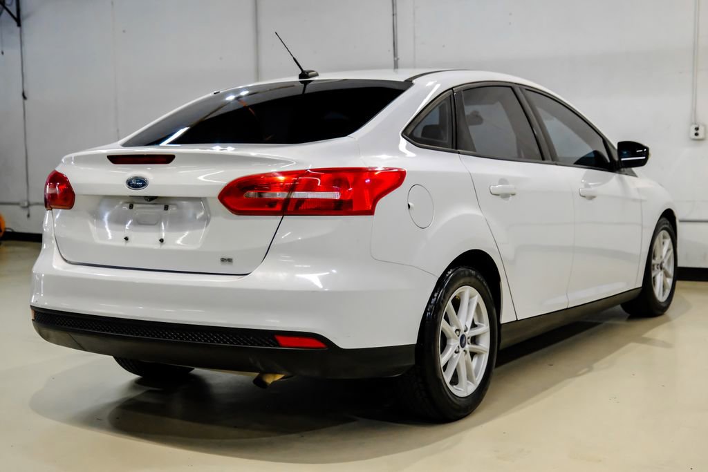 Used 2017 Ford Focus SE FWD image 6