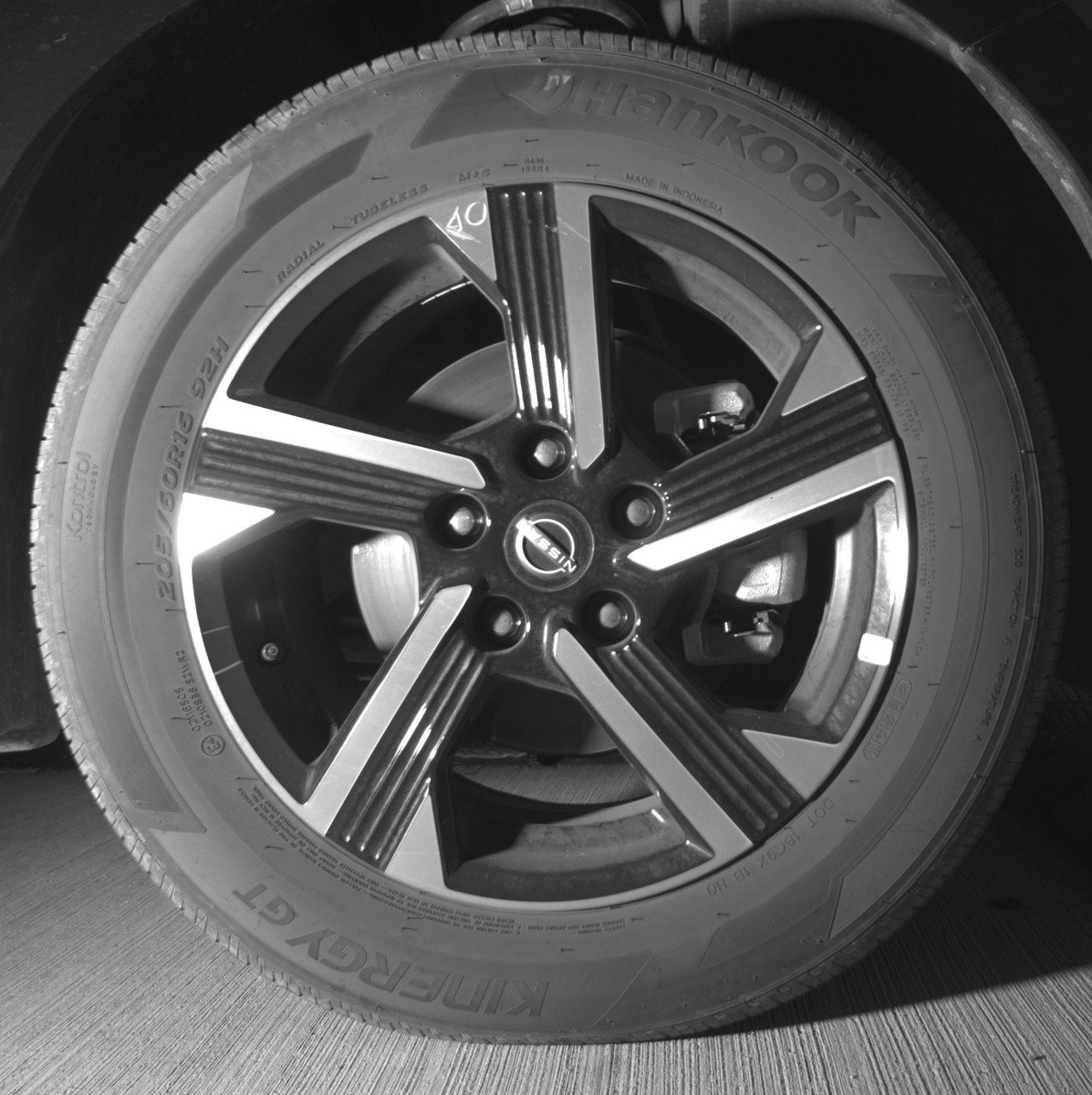 Used 2025 Nissan Sentra SV image 13