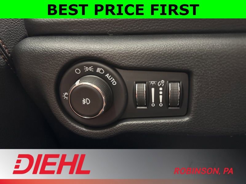 New 2026 Chrysler Pacifica Pinnacle image 31