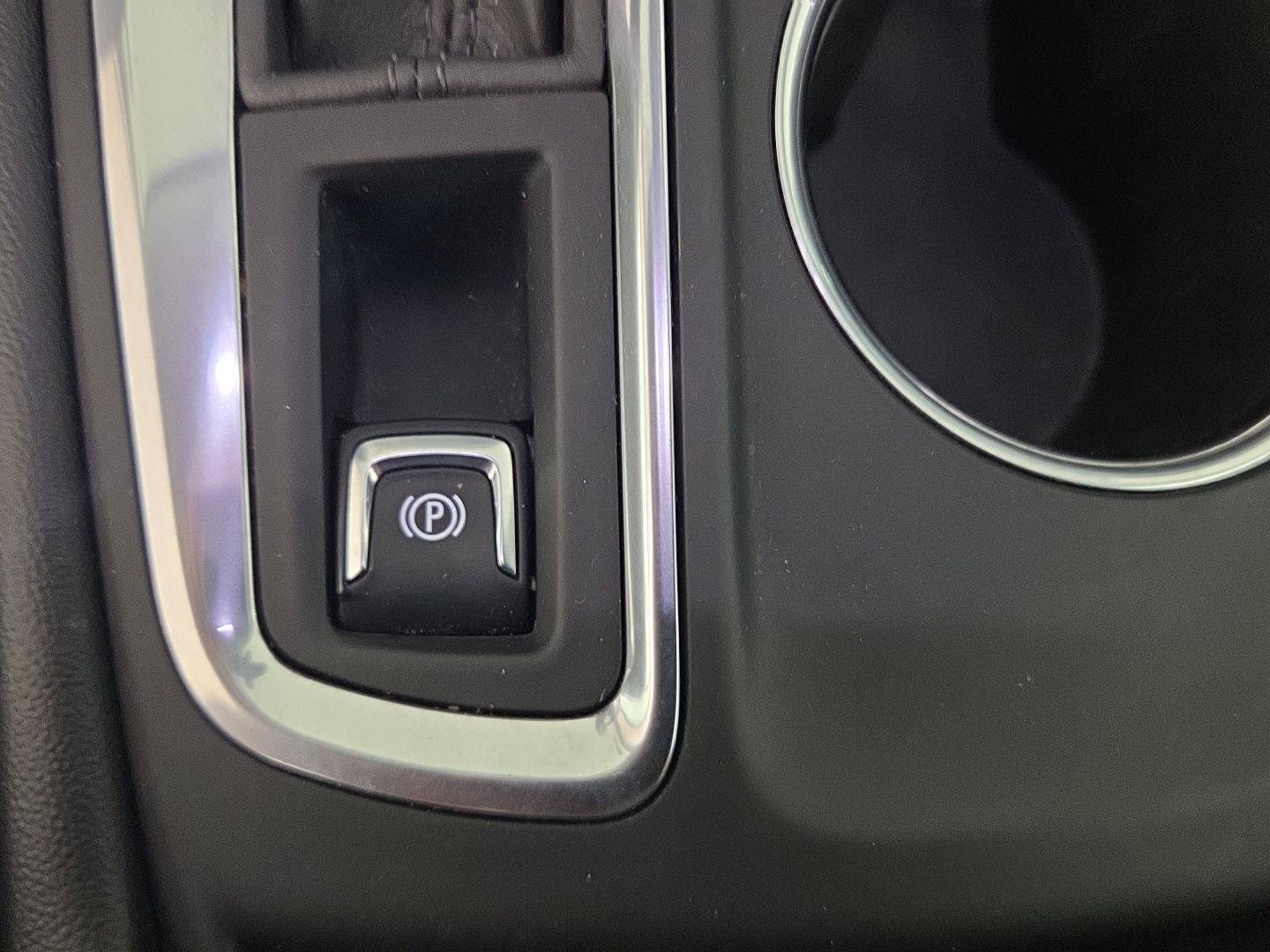 Used 2020 Chevrolet Equinox LT AWD/4WD image 17