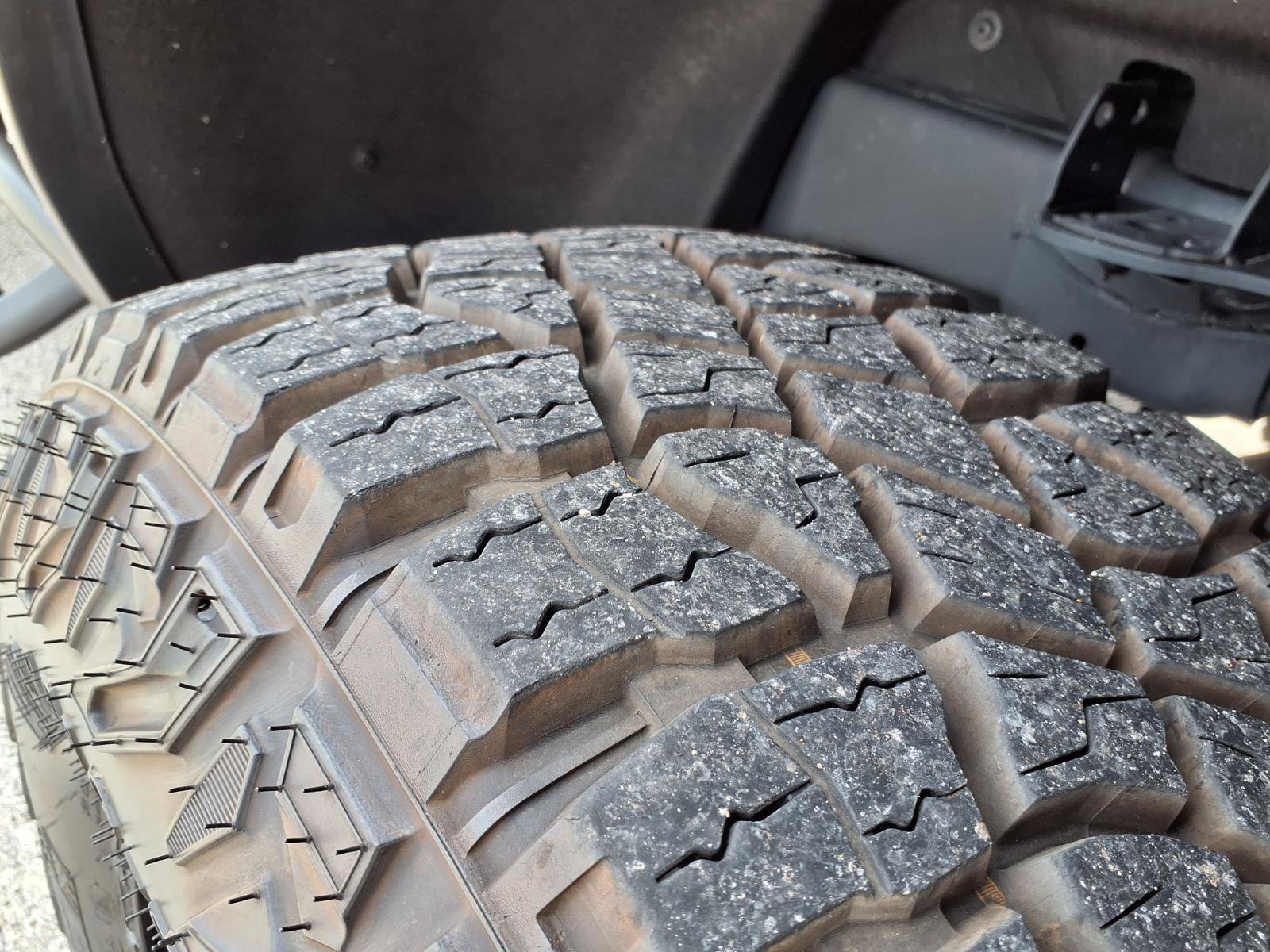 Used 2024 GMC Canyon AT4X image 40