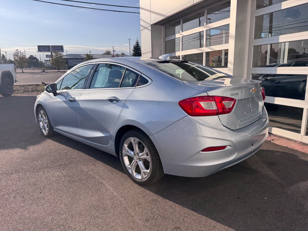 Used 2017 Chevrolet Cruze Premier FWD image 3