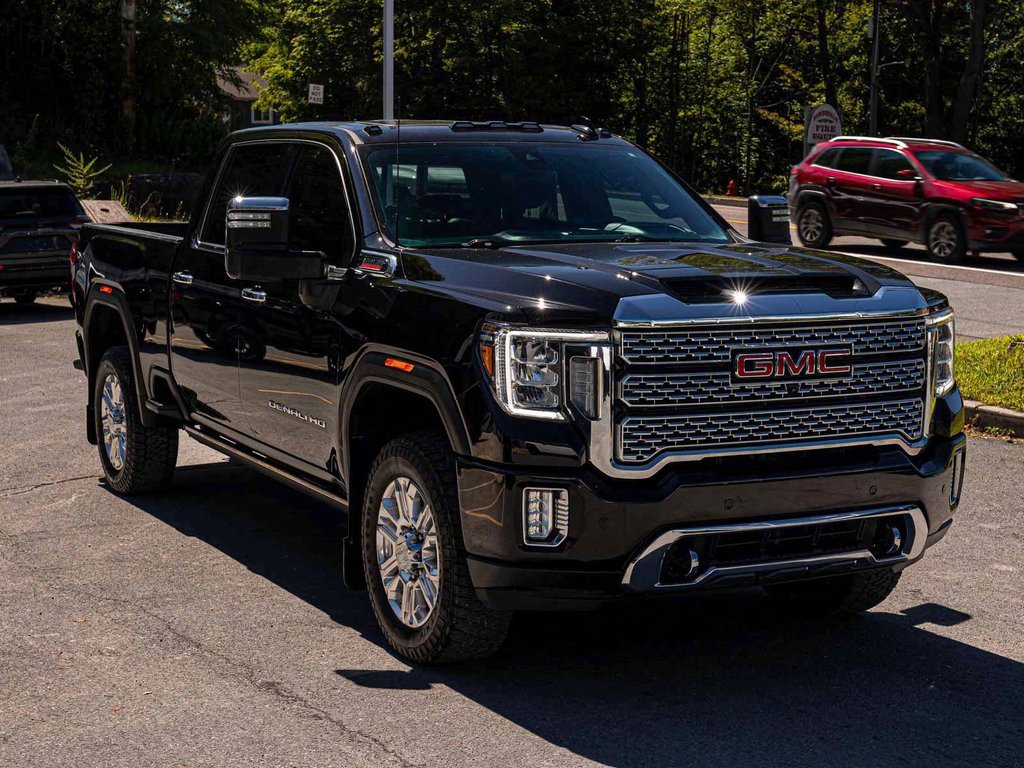 Used 2021 GMC Sierra 3500 Denali w/ Denali Ultimate Package image 3