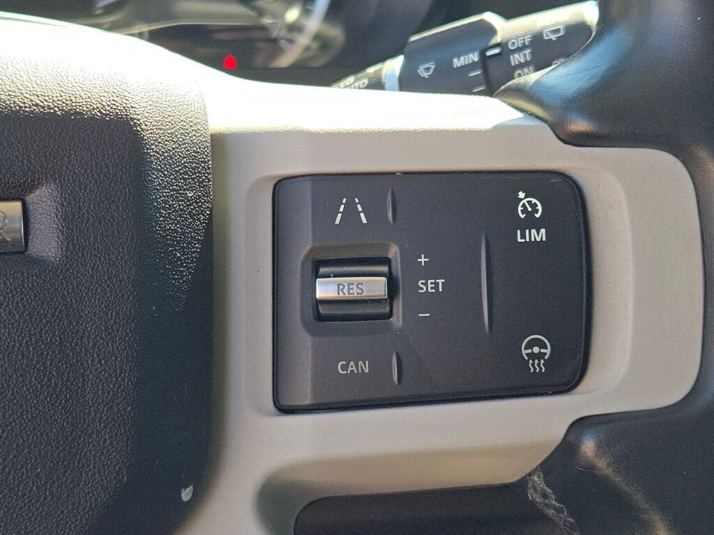 Used 2023 Land Rover Defender 110 SE AWD/4WD image 34