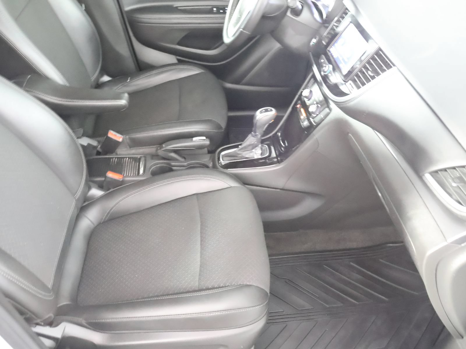 Used 2022 Buick Encore Preferred w/ Safety Package AWD/4WD image 50