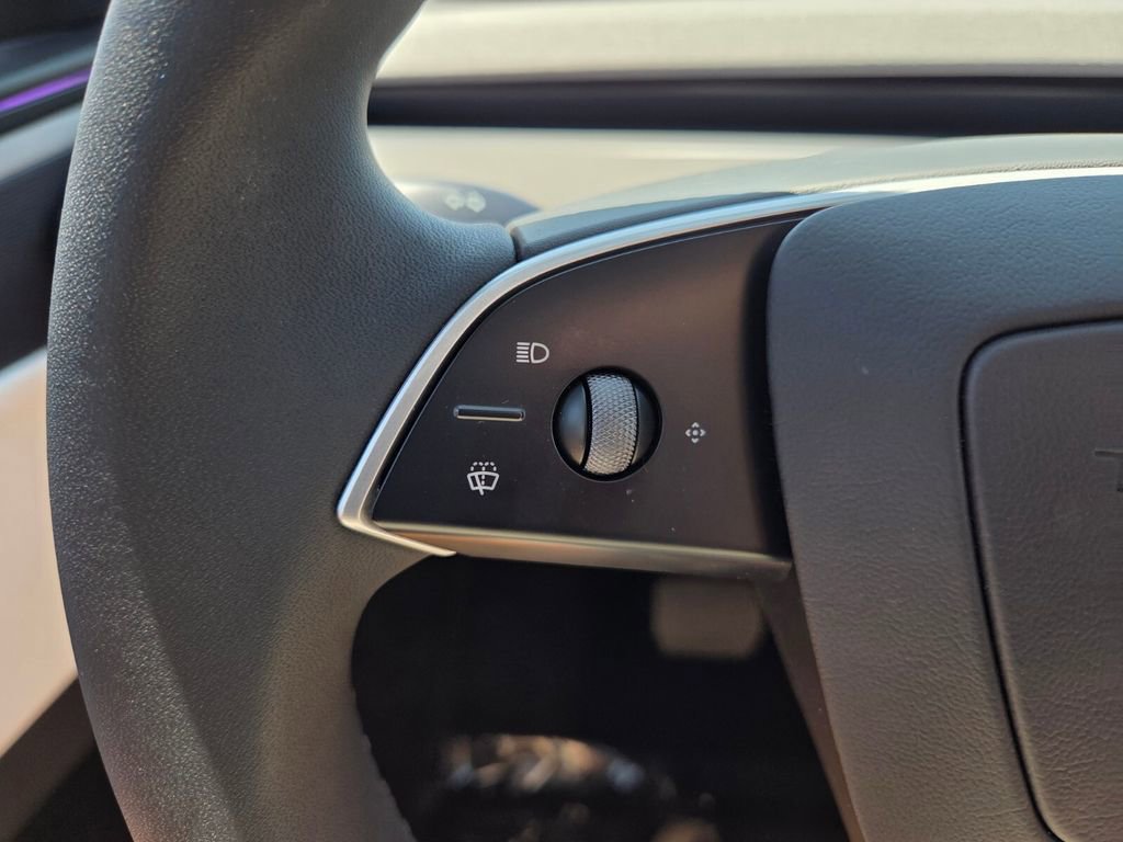 Used 2026 Tesla Model Y 2WD image 27