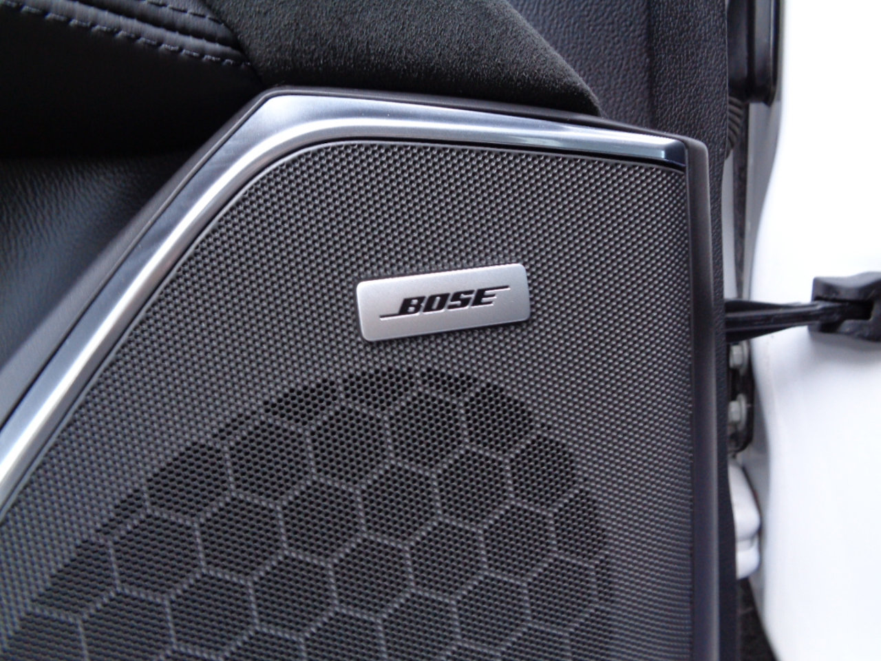 Used 2019 Cadillac Escalade ESV Platinum image 17