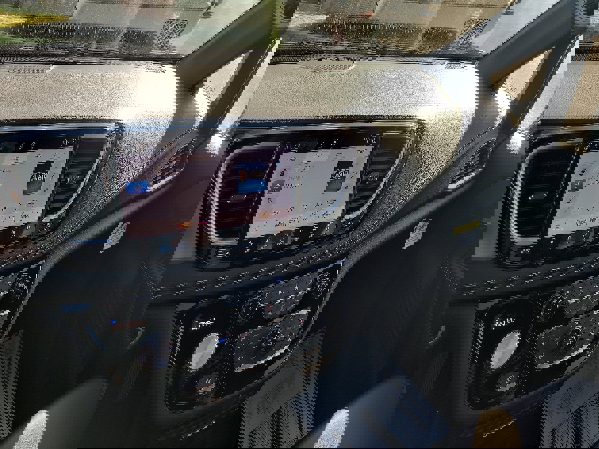 New 2026 Chrysler Pacifica Select image 16