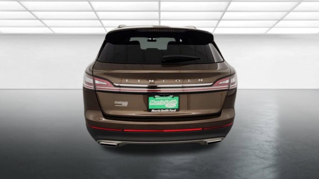 Used 2022 Lincoln Nautilus Reserve w/ Equipment Group 201A image 7