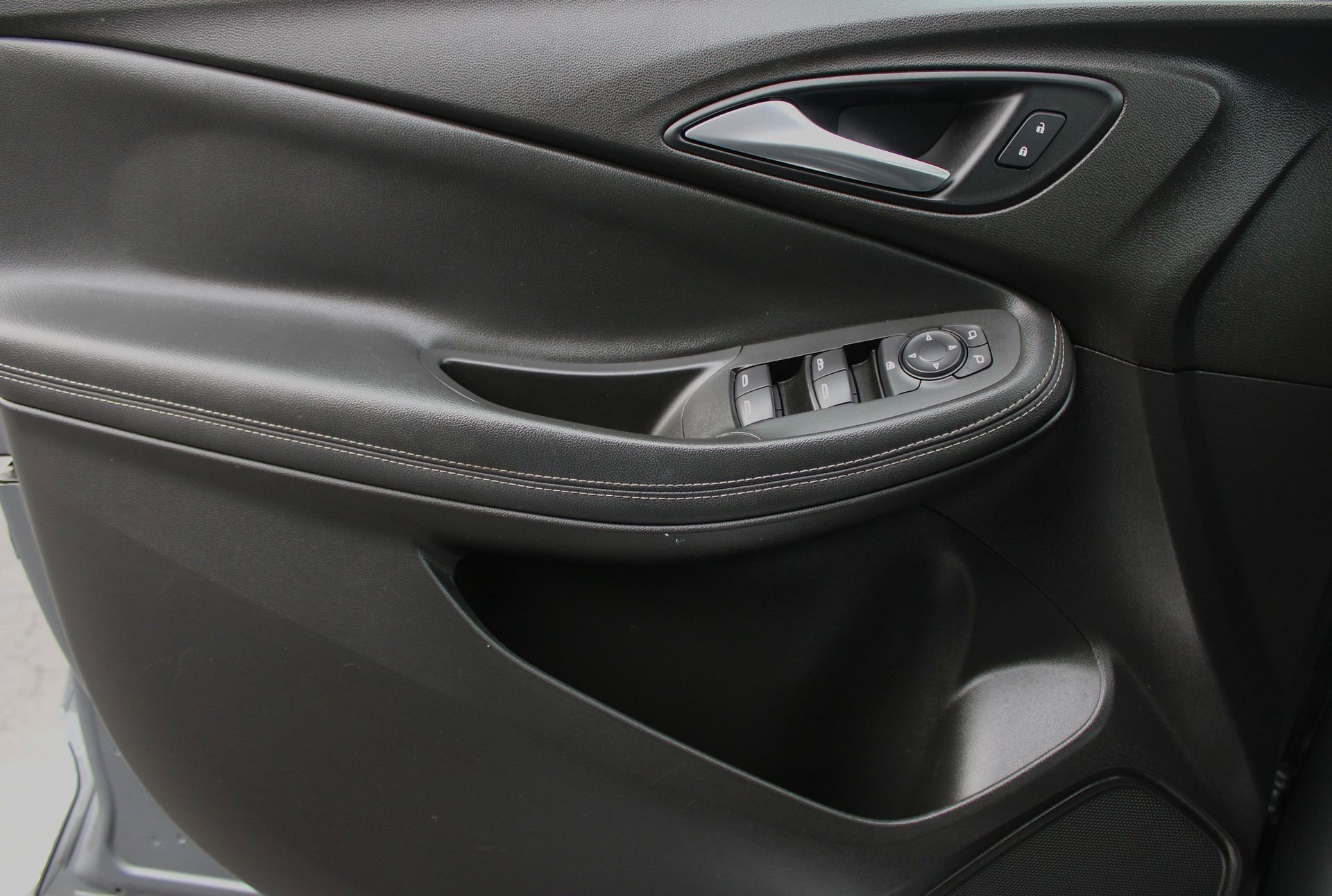 Used 2020 Buick Encore GX Select w/ Sport Touring Package image 14