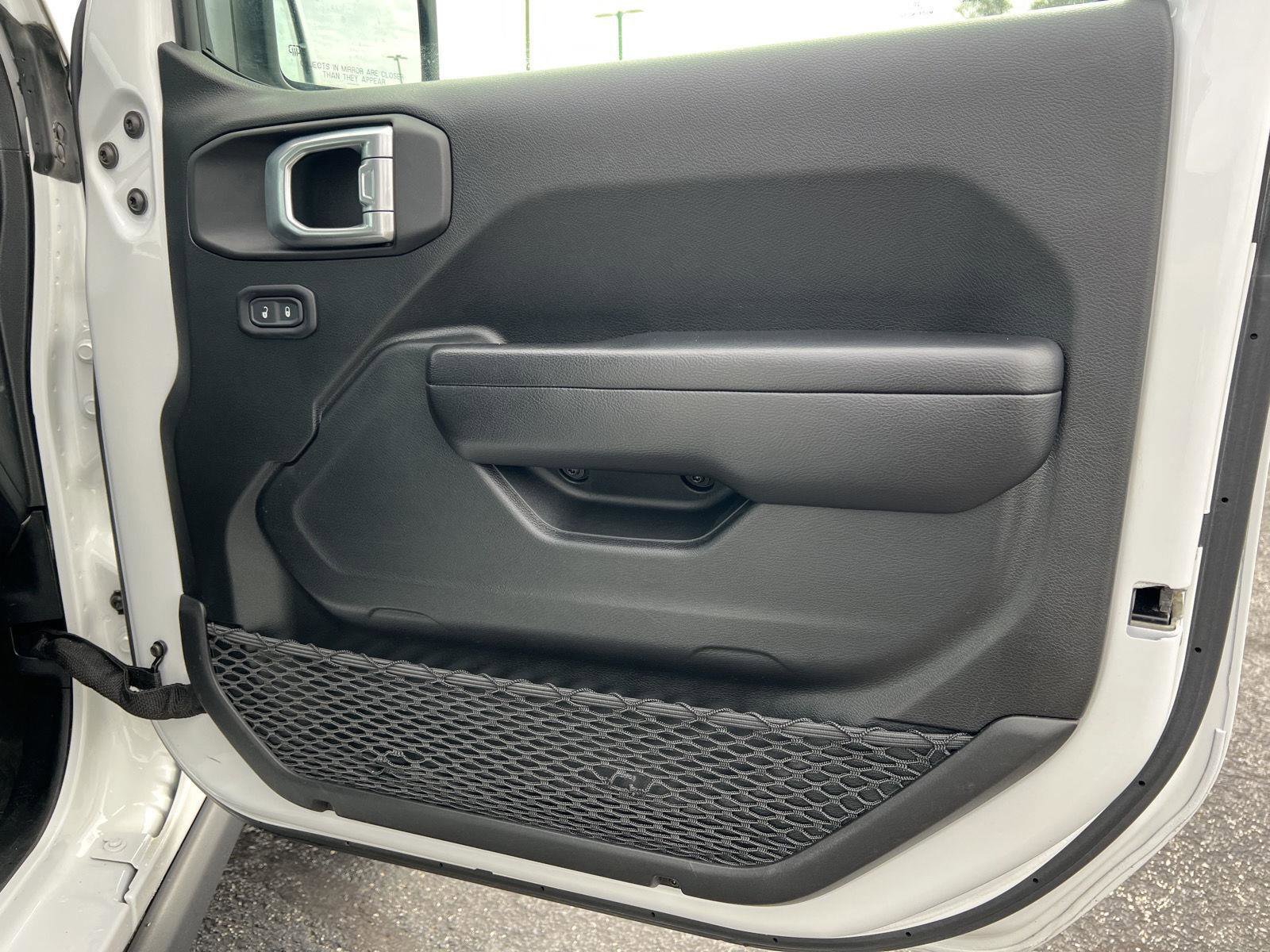 Used 2021 Jeep Gladiator Willys image 18