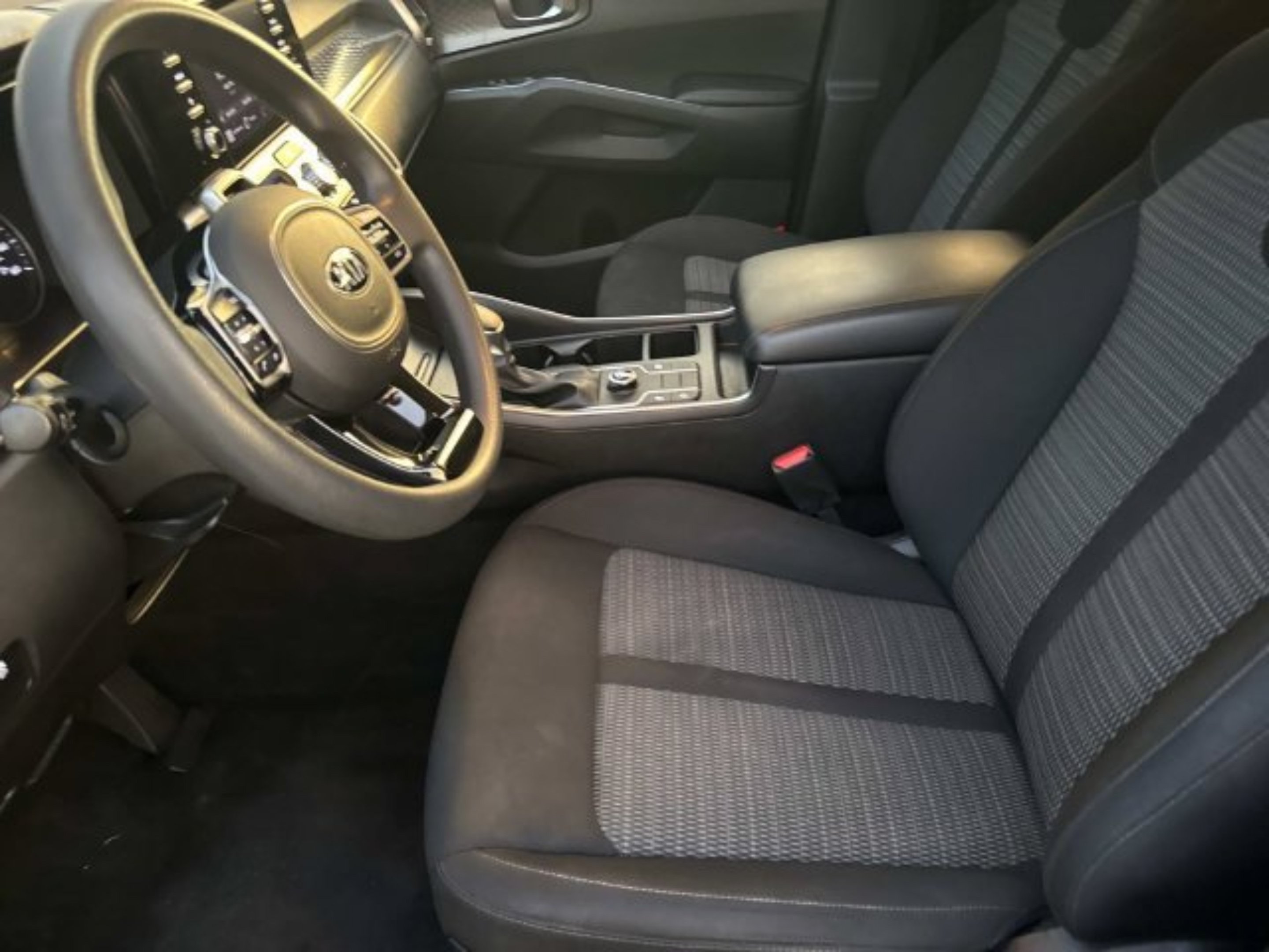 Used 2021 Kia Sorento LX FWD image 13