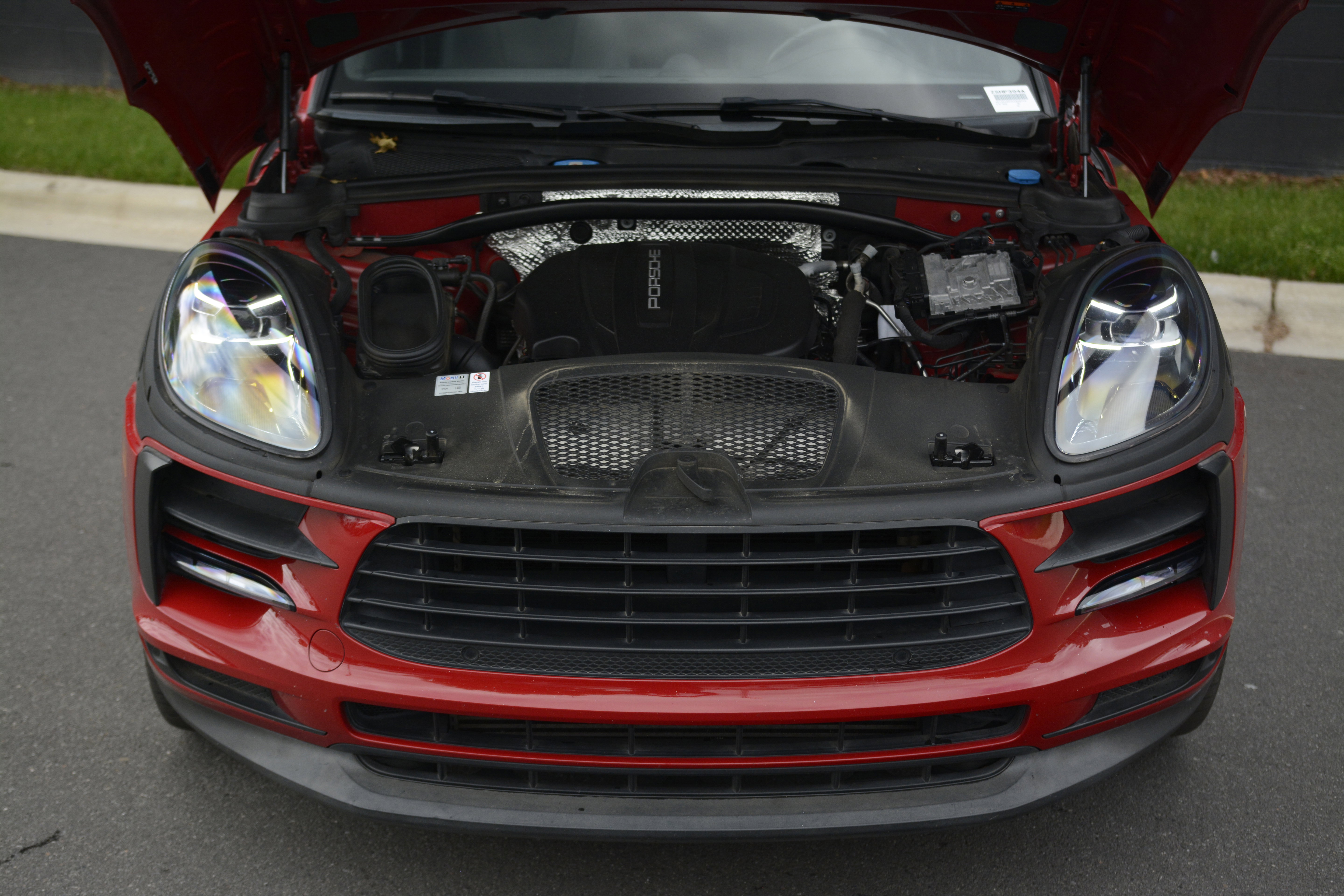 Certified 2020 Porsche Macan AWD/4WD image 37