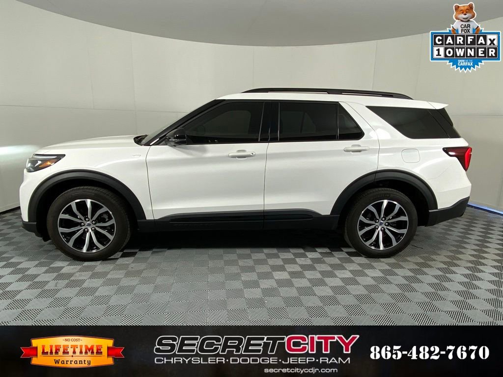 Used 2025 Ford Explorer ST-Line image 4