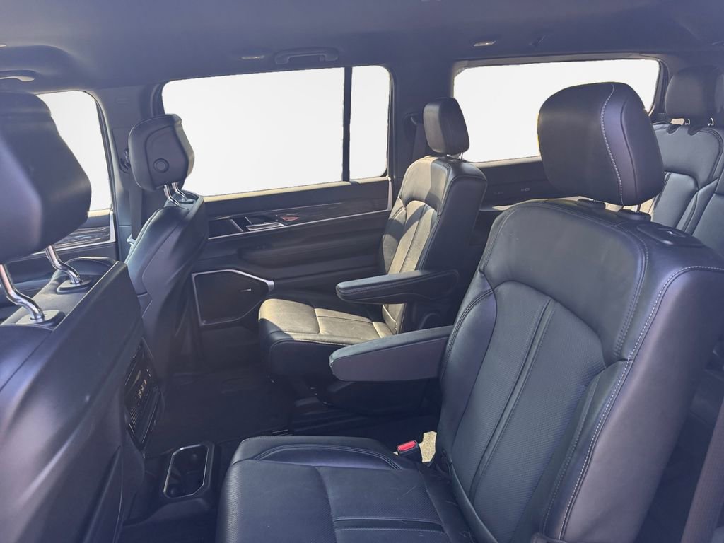 Used 2022 Jeep Wagoneer Series III w/ Flexible Seating Group image 14