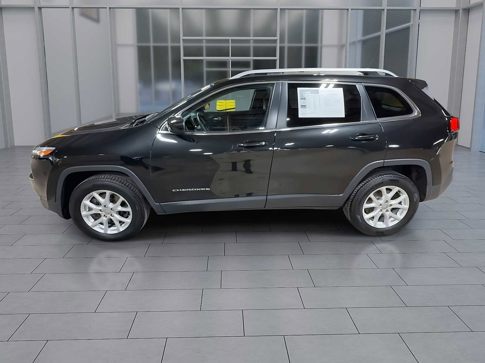 Used 2015 Jeep Cherokee Latitude image 5