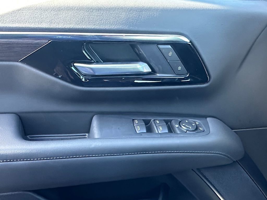 New 2026 Chevrolet Suburban LS image 11