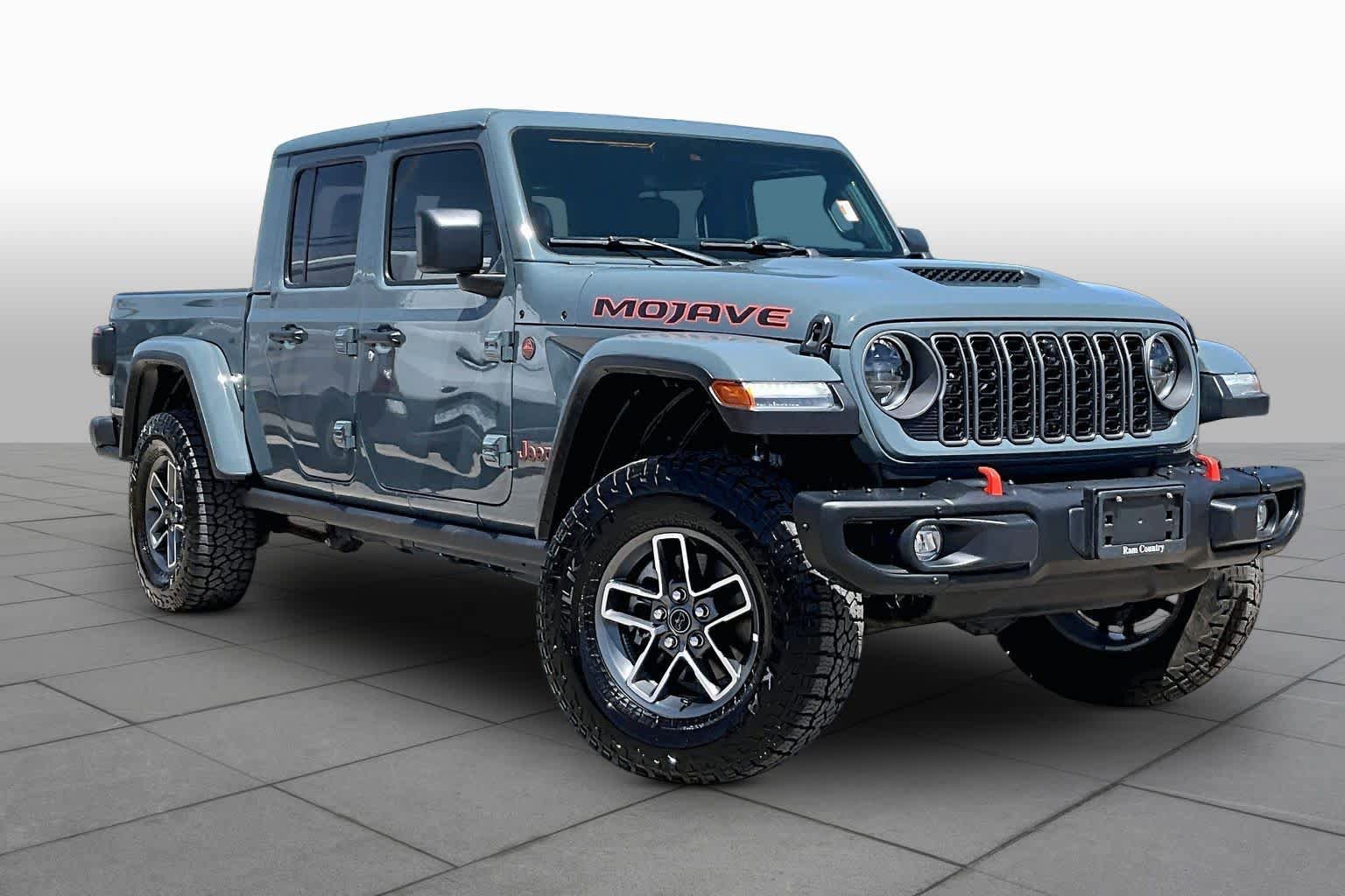 Used 2025 Jeep Gladiator Mojave AWD/4WD image 3