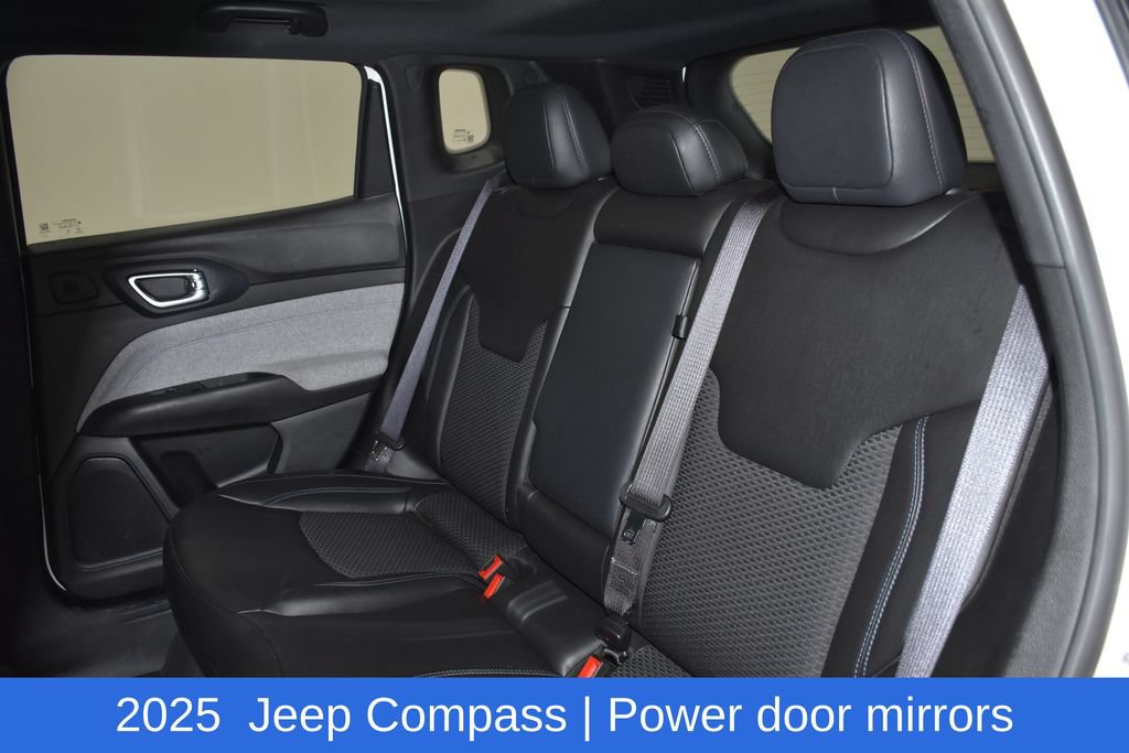 Used 2025 Jeep Compass Latitude w/ Sun & Sound Group AWD/4WD image 28
