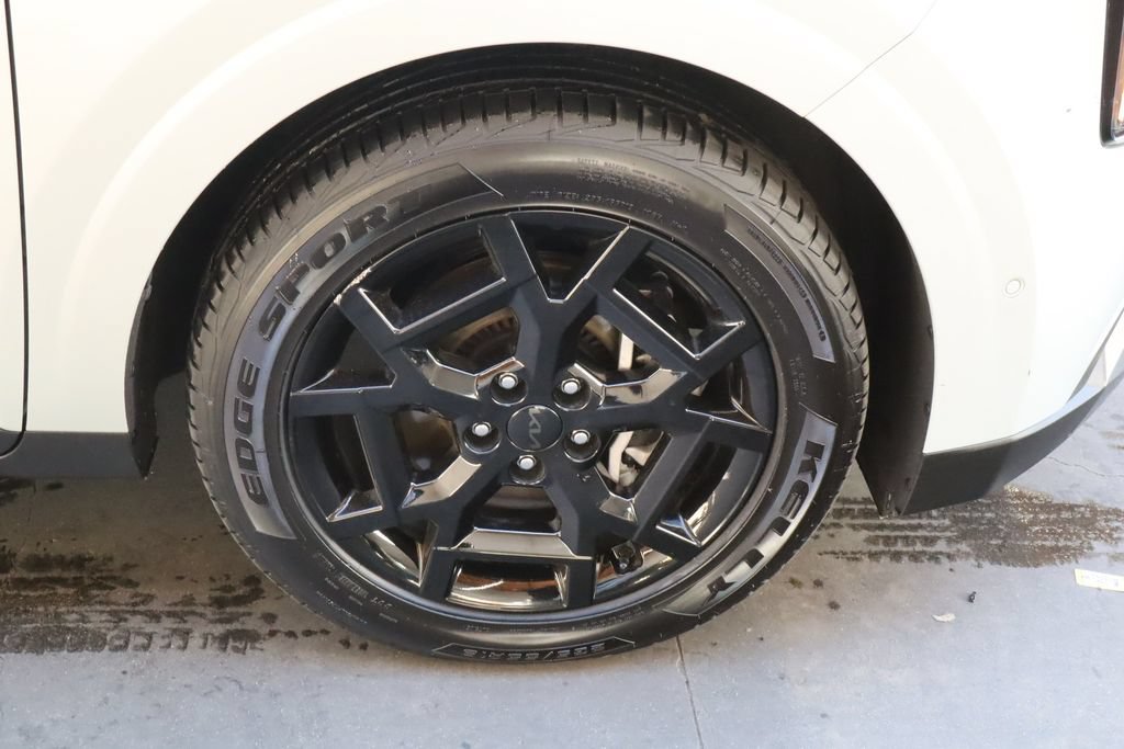 Used 2025 Kia Carnival SX Prestige FWD image 10