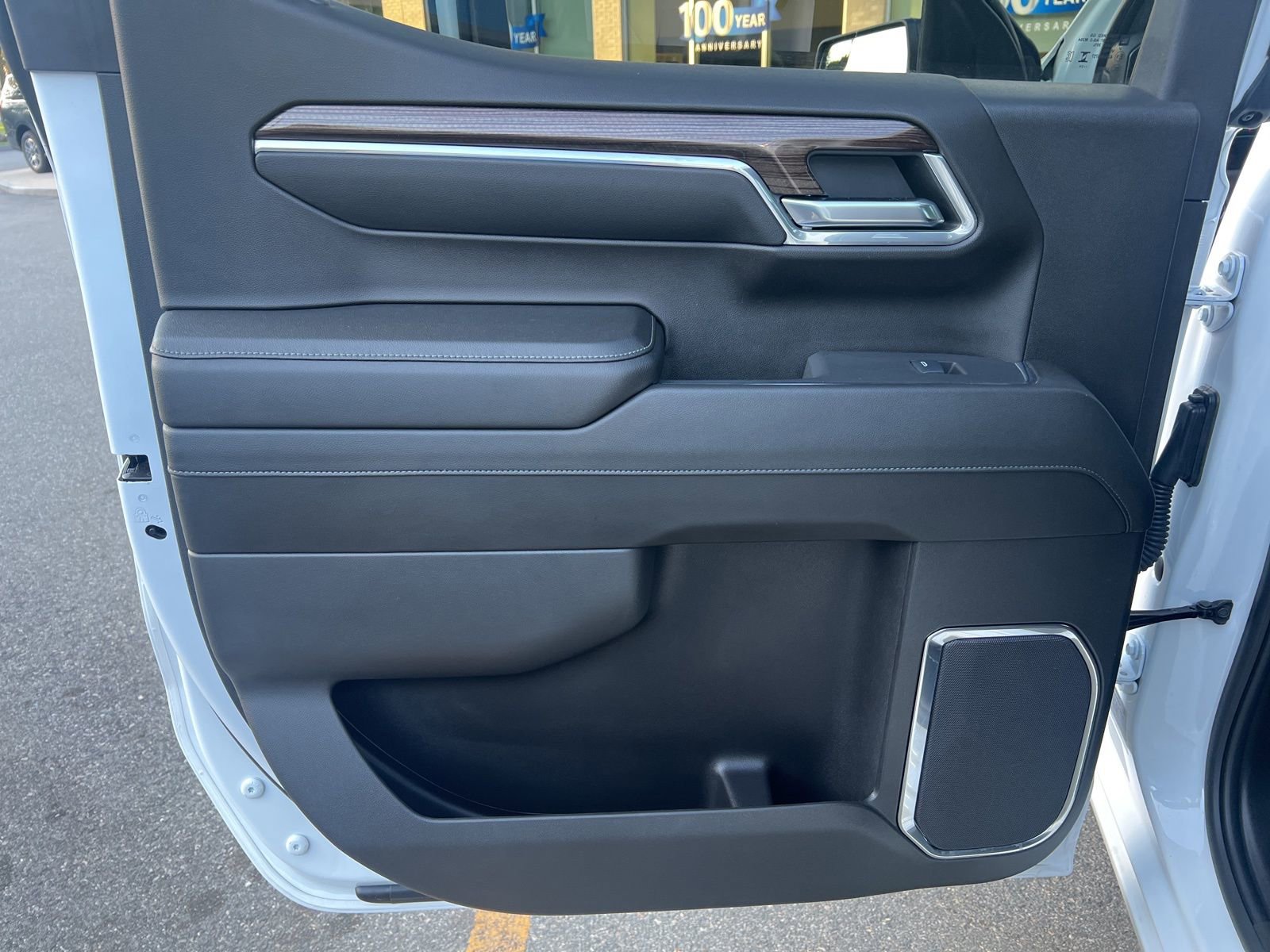 Used 2024 Chevrolet Silverado 1500 LT Trail Boss w/ Convenience Package II image 12