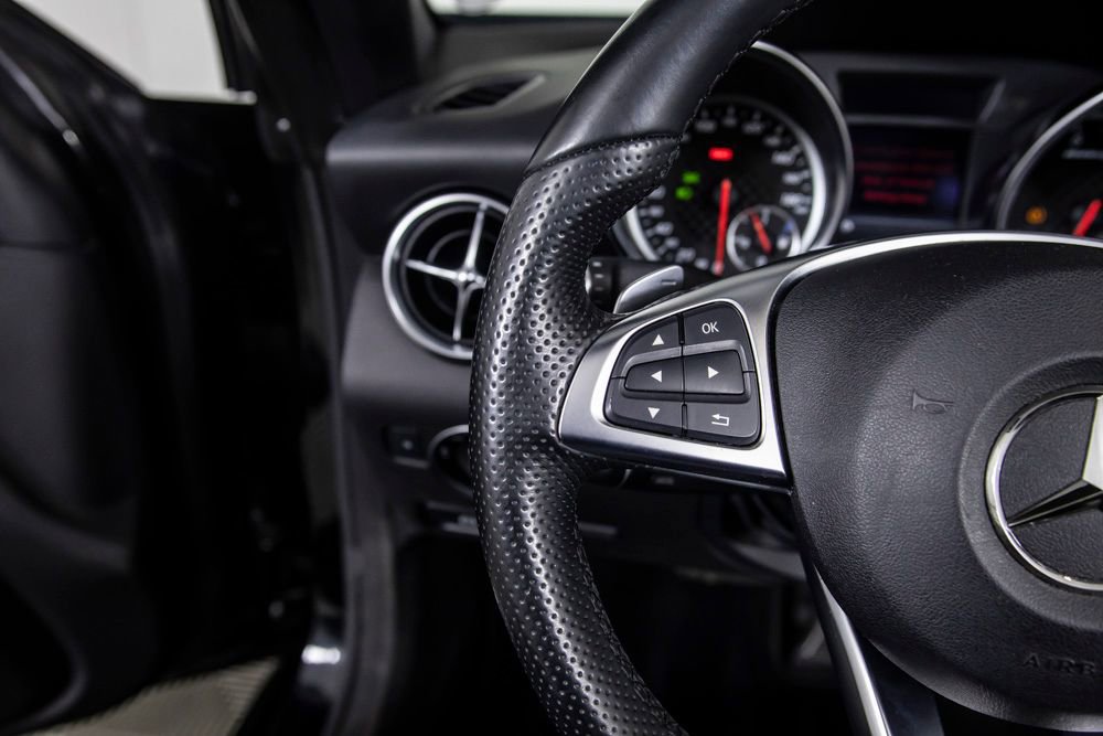 Used 2017 Mercedes-Benz SLC 43 AMG image 37