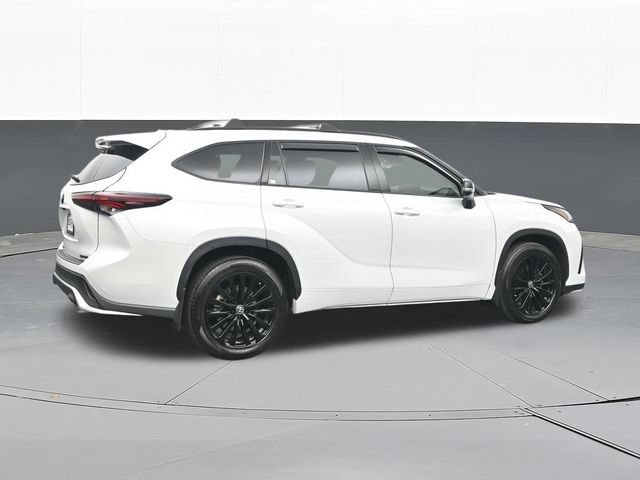 Used 2025 Toyota Highlander XSE AWD/4WD image 15
