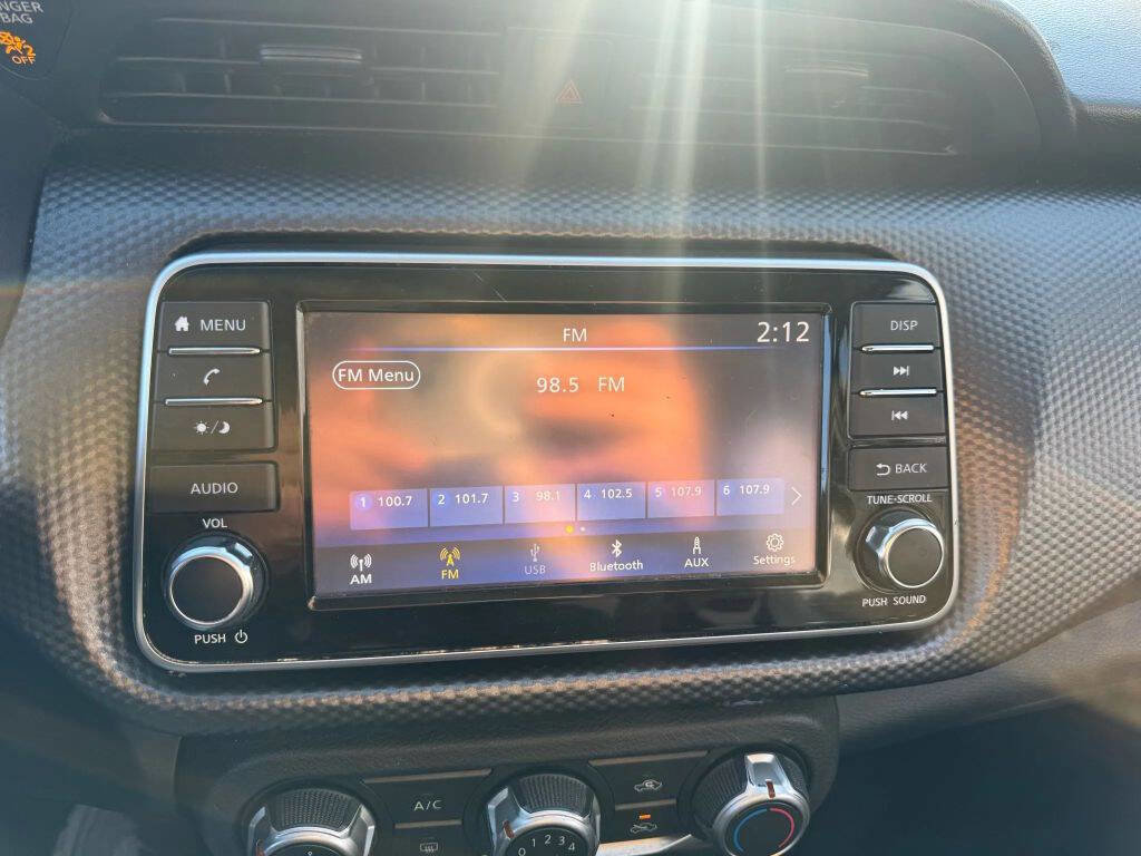Used 2018 Nissan Kicks S FWD image 10