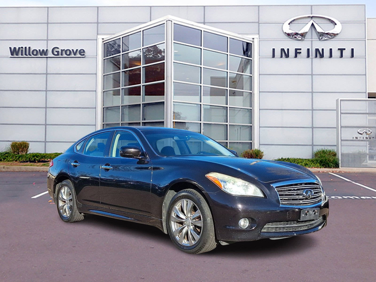 Used 2012 INFINITI M37 x w/ Deluxe Touring Pkg