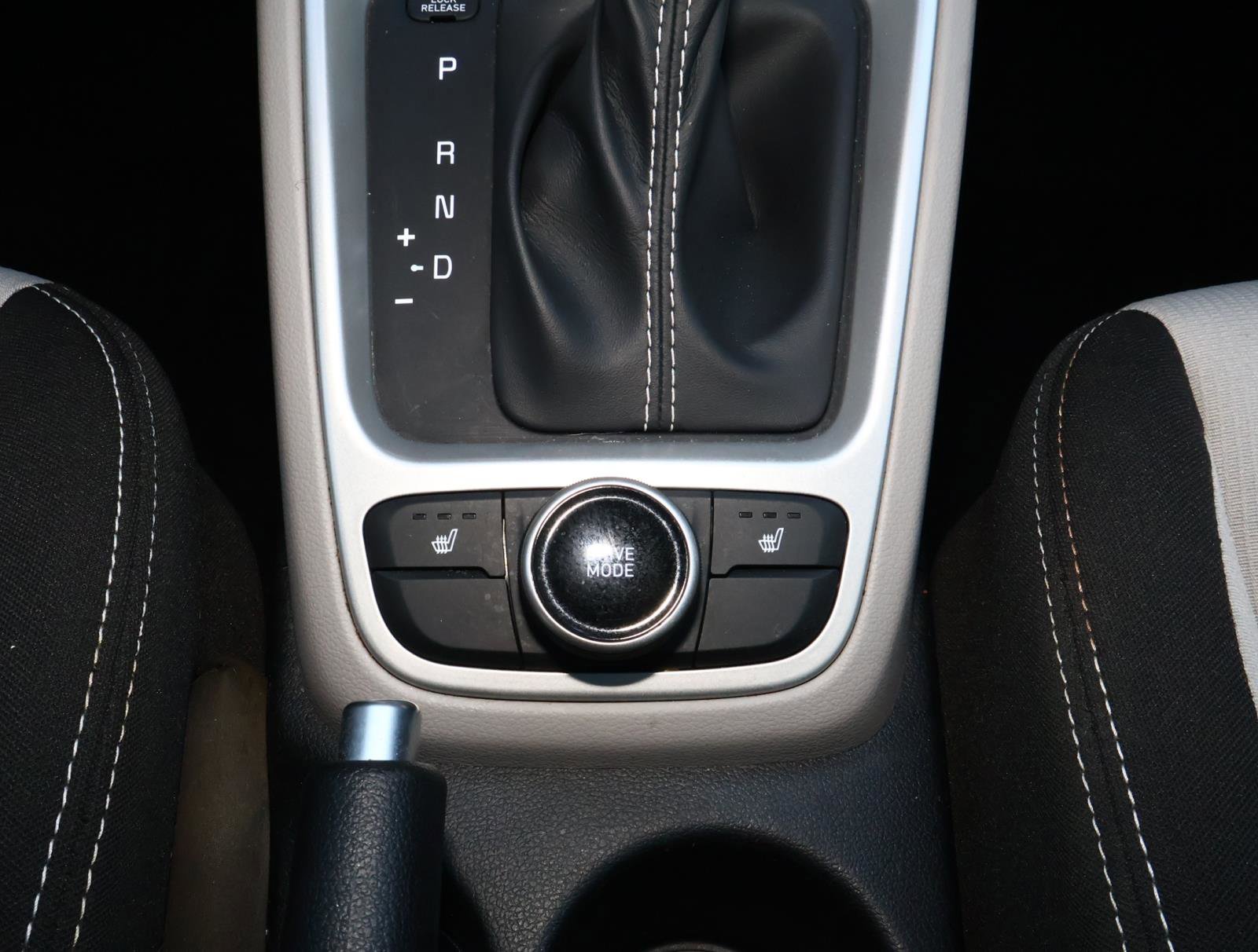 Used 2021 Hyundai Venue SEL w/ Premium Package image 26