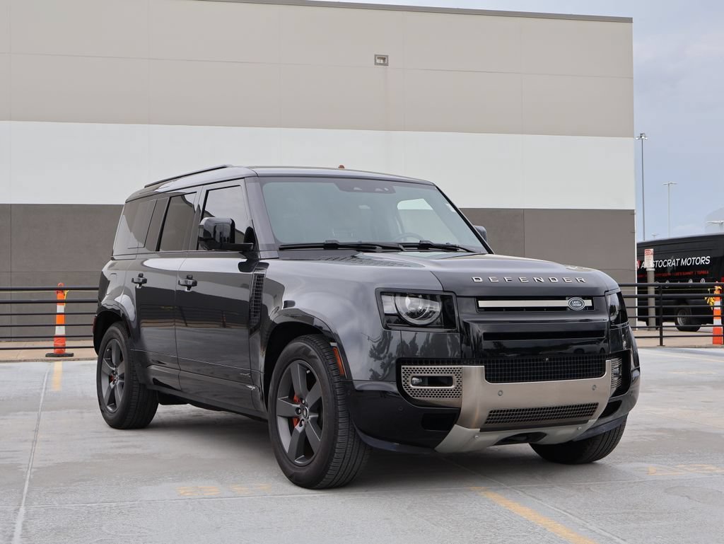 Certified 2025 Land Rover Defender 110 X AWD/4WD image 3