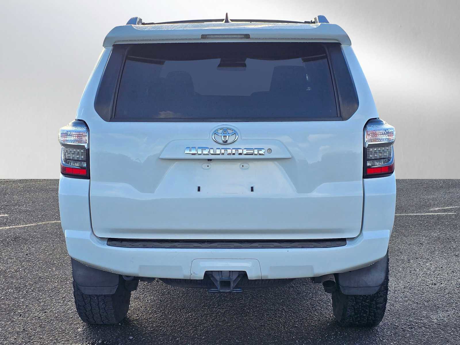 Used 2018 Toyota 4Runner SR5 Premium image 5