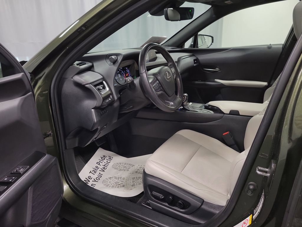 Used 2019 Lexus UX 200 w/ Premium Package image 12