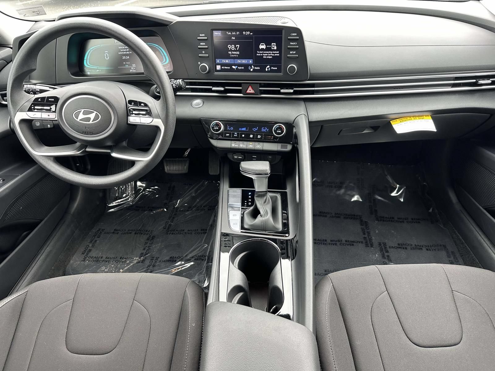 Used 2026 Hyundai Elantra Hybrid FWD image 9