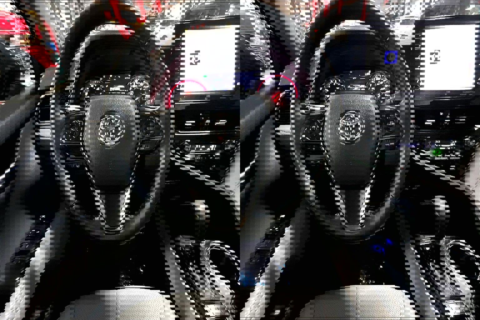 Used 2022 Toyota Camry XSE image 5