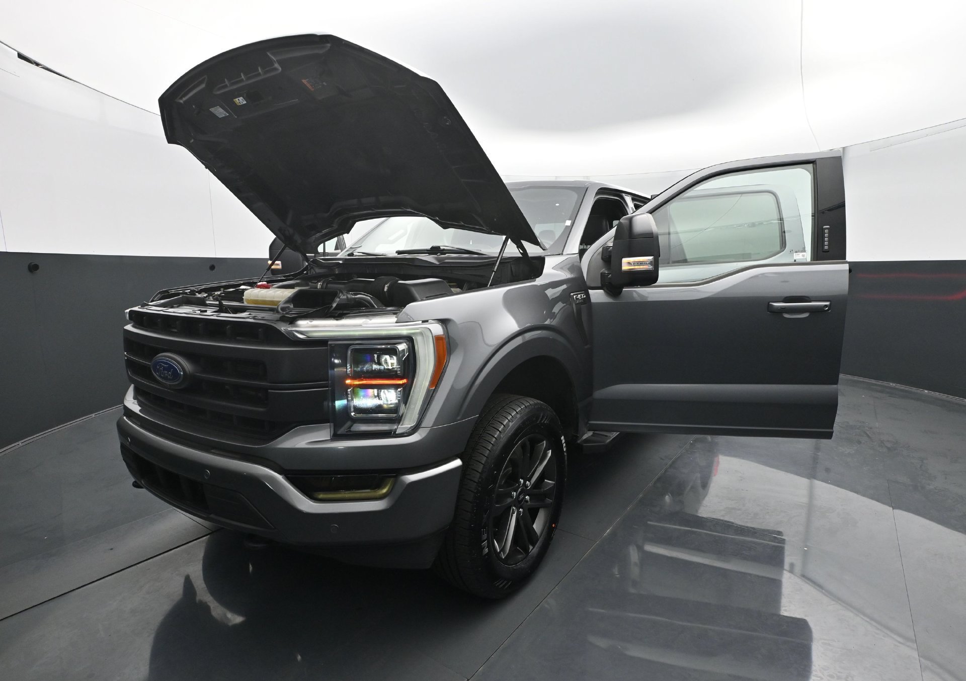 Used 2023 Ford F150 Lariat w/ Equipment Group 502A High AWD/4WD image 30