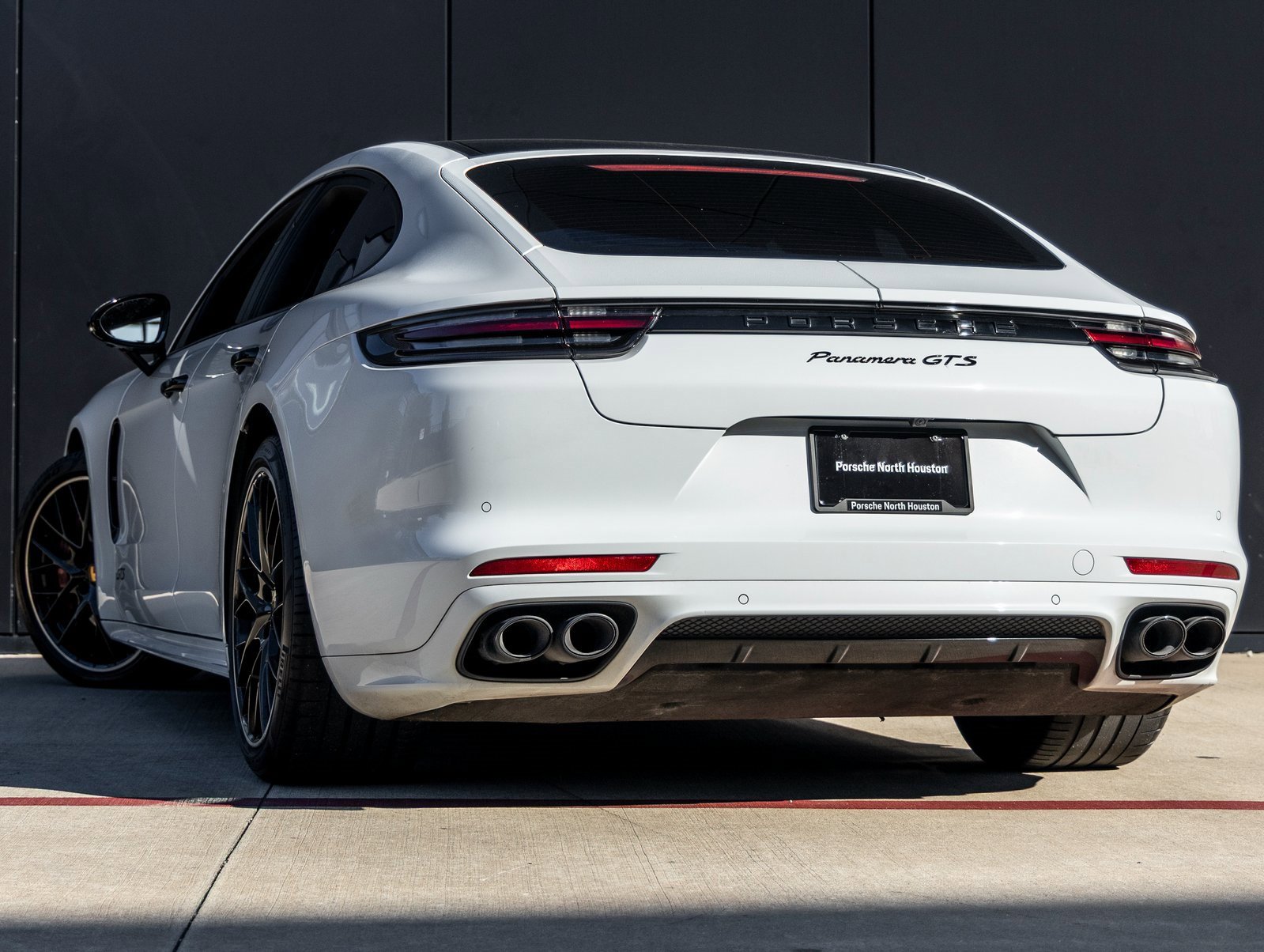 Used 2020 Porsche Panamera GTS image 3