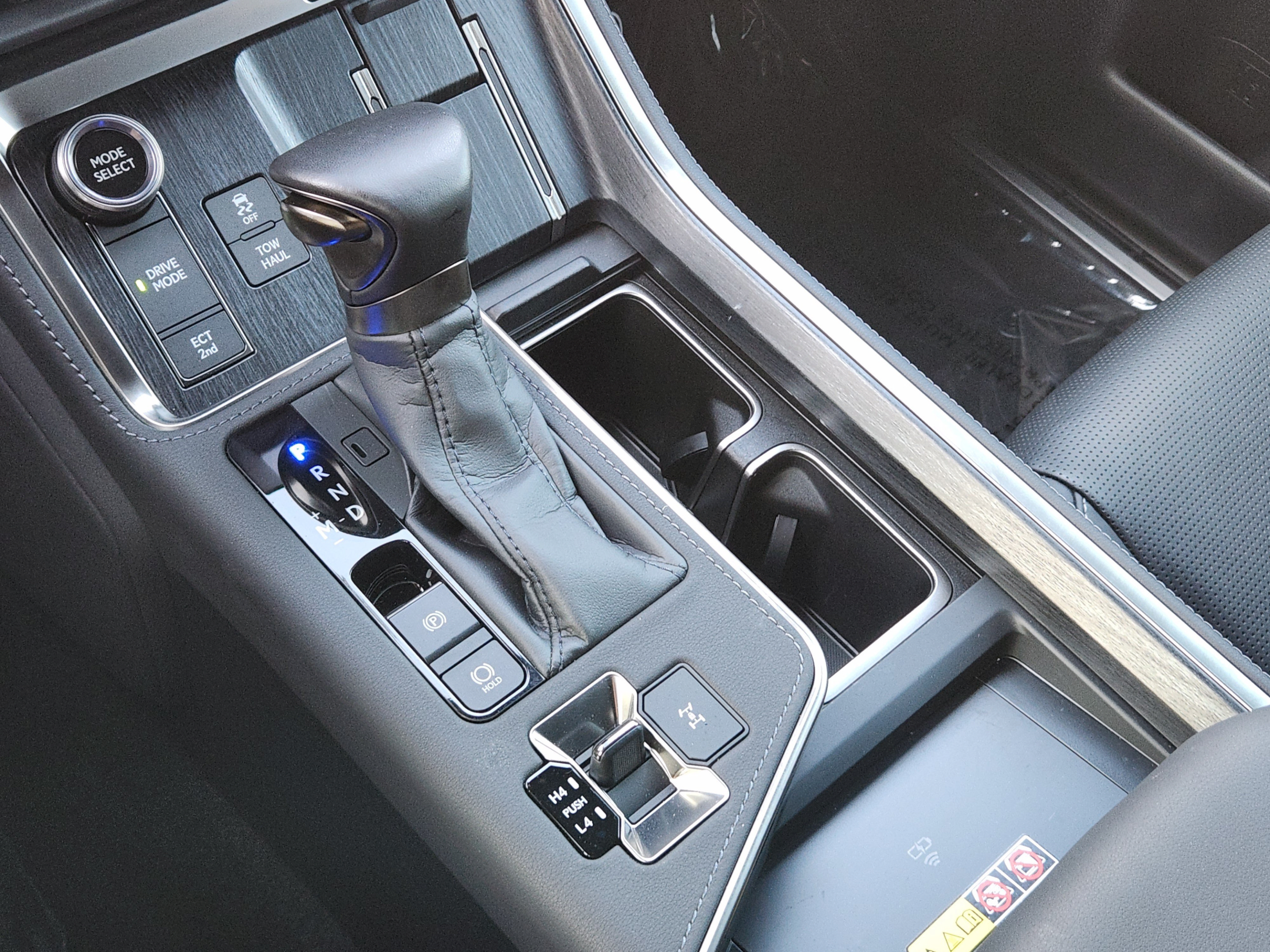 Used 2025 Lexus GX 550 w/ Accessory Package (2T) AWD/4WD image 14