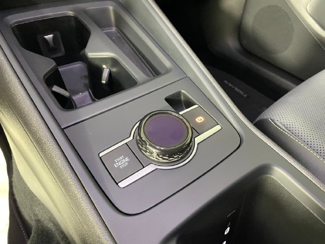Used 2025 Volkswagen Tiguan SE FWD image 9