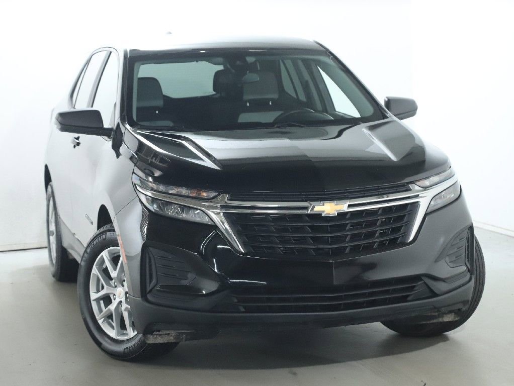 Used 2024 Chevrolet Equinox LS w/ LS Convenience Package FWD image 2
